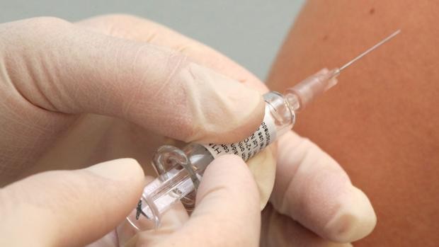 Bruselas ultima un certificado que permita viajar a quien esté vacunado o tenga test negativo
