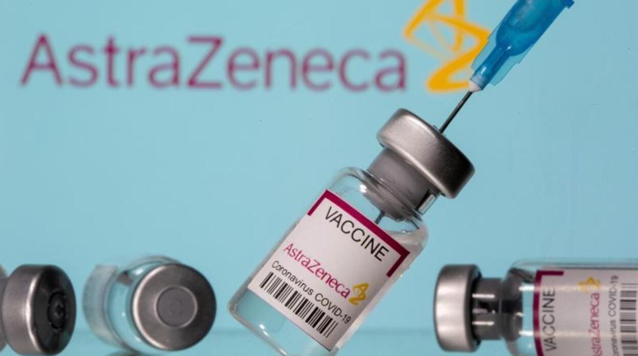 El comité asesor de vacunas recomienda ampliar hasta los 65 años la aplicación de AstraZeneca