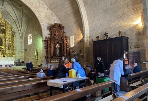 Centro de vacunación en la parroquia Santa Marina de Cañaveral