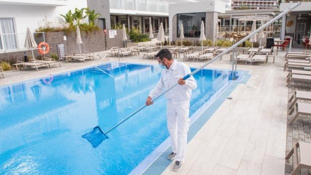 Mallorca vuelve a ser alemana: envidia por dentro, hospitalidad por fuera