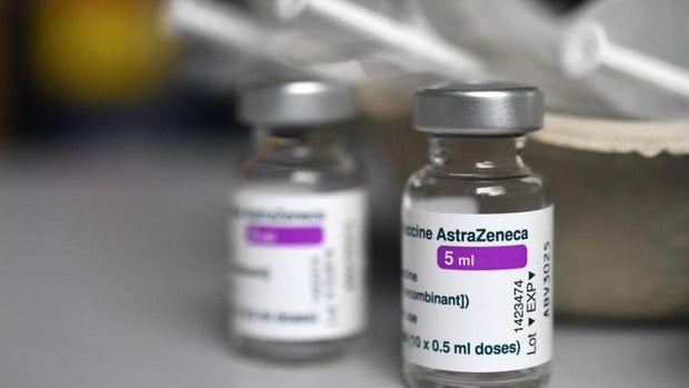 Países Bajos suspende todas las vacunaciones con AstraZeneca