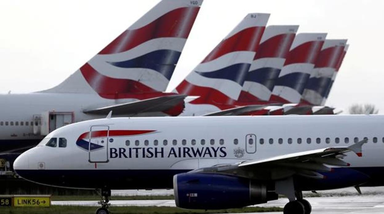 Varios aviones de British Airways en el aeropuerto de Heathrow