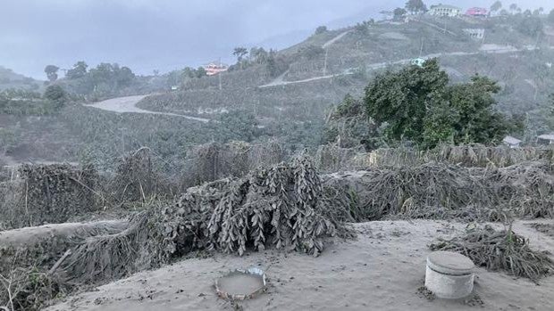 Mañana llegarán las cenizas del volcán La Soufrière en erupción en la isla caribeña de San Vicente