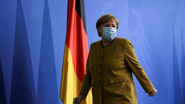 Merkel se vacunará con AstraZeneca en pleno estallido de contagios