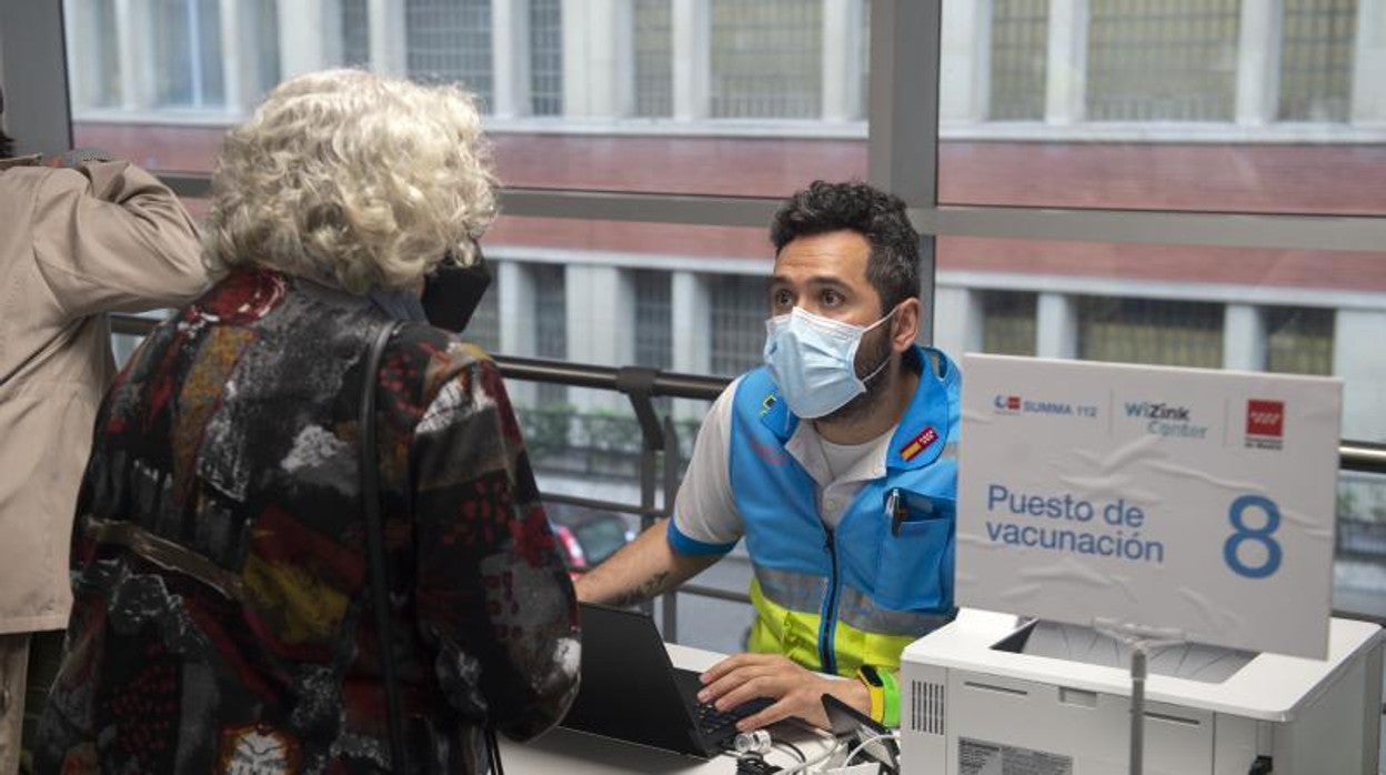 La vacunación continúa en el Wizink Center de Madrid