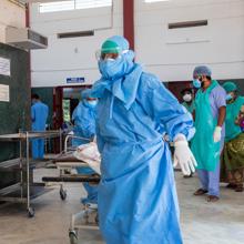 «Hay pacientes muriendo a las puertas de todos los hospitales indios; piden oxígeno y no hay»