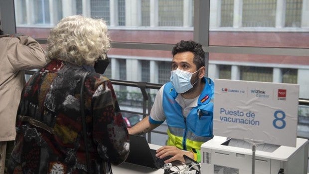 España apoya «acelerar la producción de vacunas» pero sin mencionar la suspensión de las patentes