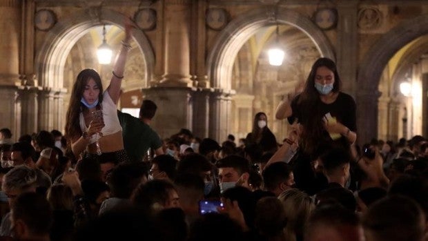 Los vídeos de la indignación: termina el estado de alarma y así se celebra en las calles españolas