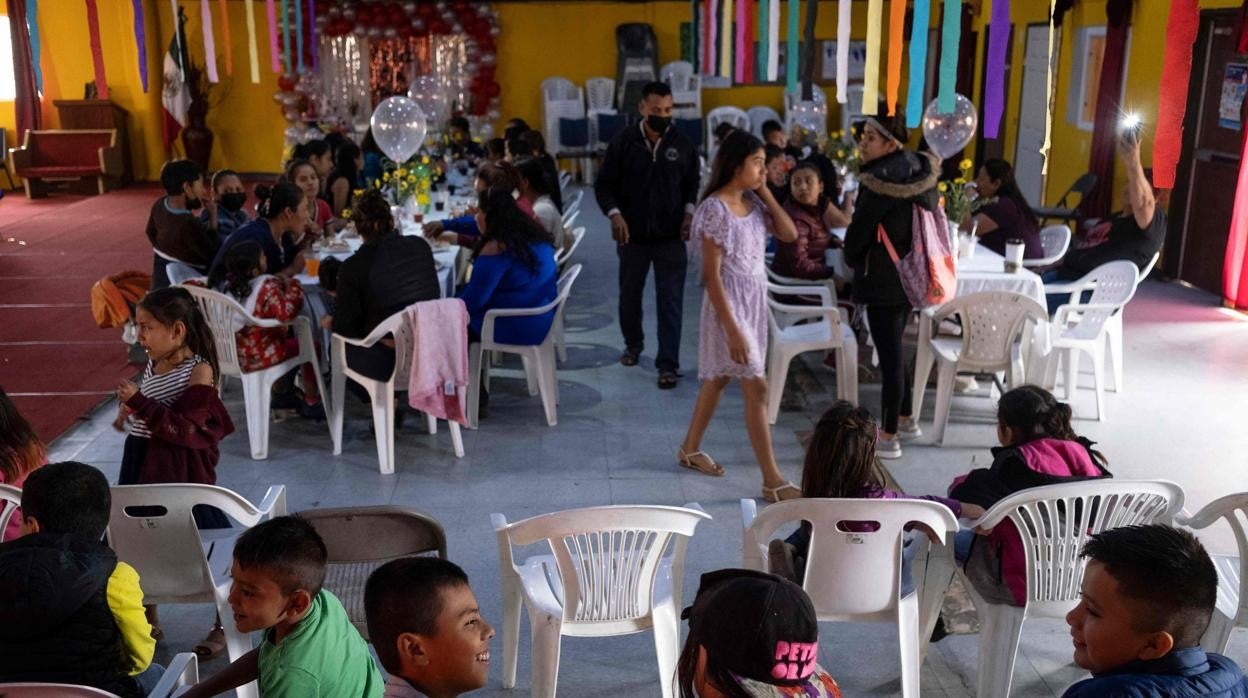 Un condado chino prohíbe fiestas de cumpleaños y otras celebraciones para evitar las comidas abundantes