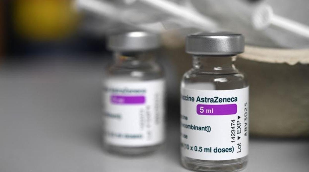Sanidad busca amparo bioético para justificar el parón de AstraZeneca