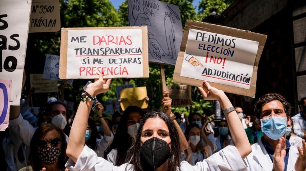 Los MIR se manifestaron frente al ministerio de Sanidad el pasado 25 de mayo