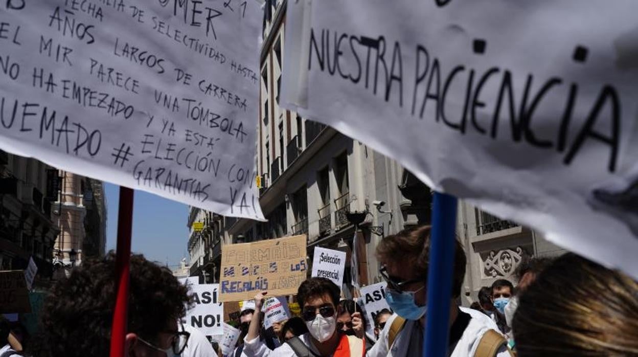 Manifestación de sanitarios contra el modelo de adjudicación de plazas impuesto por Sanidad