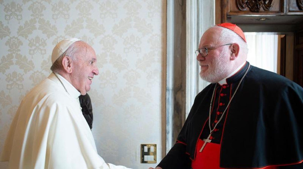 El cardenal Reinhard Marx junto al Papa Francisco en una imagen reciente