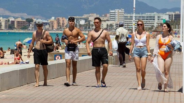 Macrobotellones, fiestas en hoteles y un concierto en la plaza de Toros de Palma, epicentro del macrocontagio de estudiantes en Mallorca