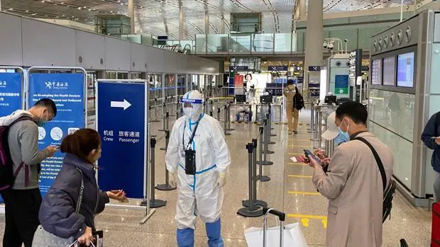 Hospitalizaciones forzosas al llegar a China por anticuerpos de coronavirus