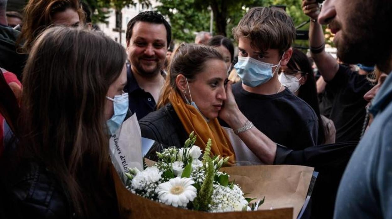 Valérie Bacot a la salida del Tribunal del departamento de Saône-et-Loire