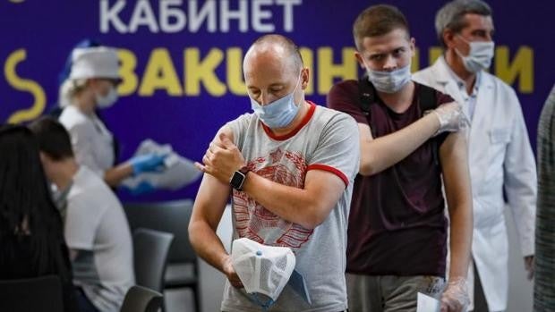 La variante Delta provoca récord de fallecidos diarios por Covid en Moscú