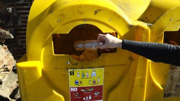 Un viaje de 12 minutos, el tiempo que los envases del contenedor amarillo tardan en ser clasificados en planta