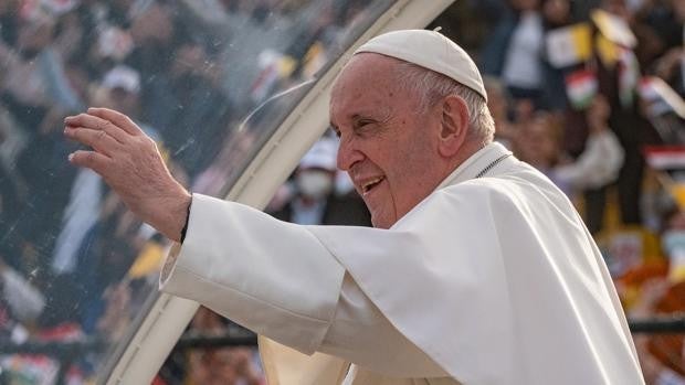 La salud del Papa mejora y mañana rezará el Ángelus en público