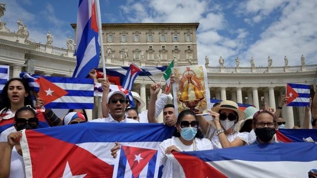 Papa Francisco: «Estoy cerca de quienes sufren en Cuba»