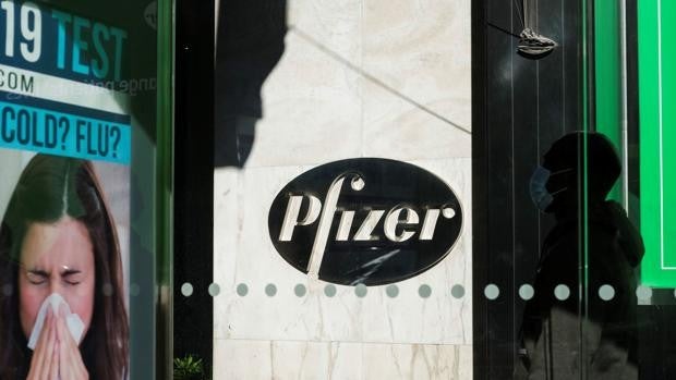 Primer caso de un paciente que sufrió parálisis de Bell tras recibir cada dosis de Pfizer