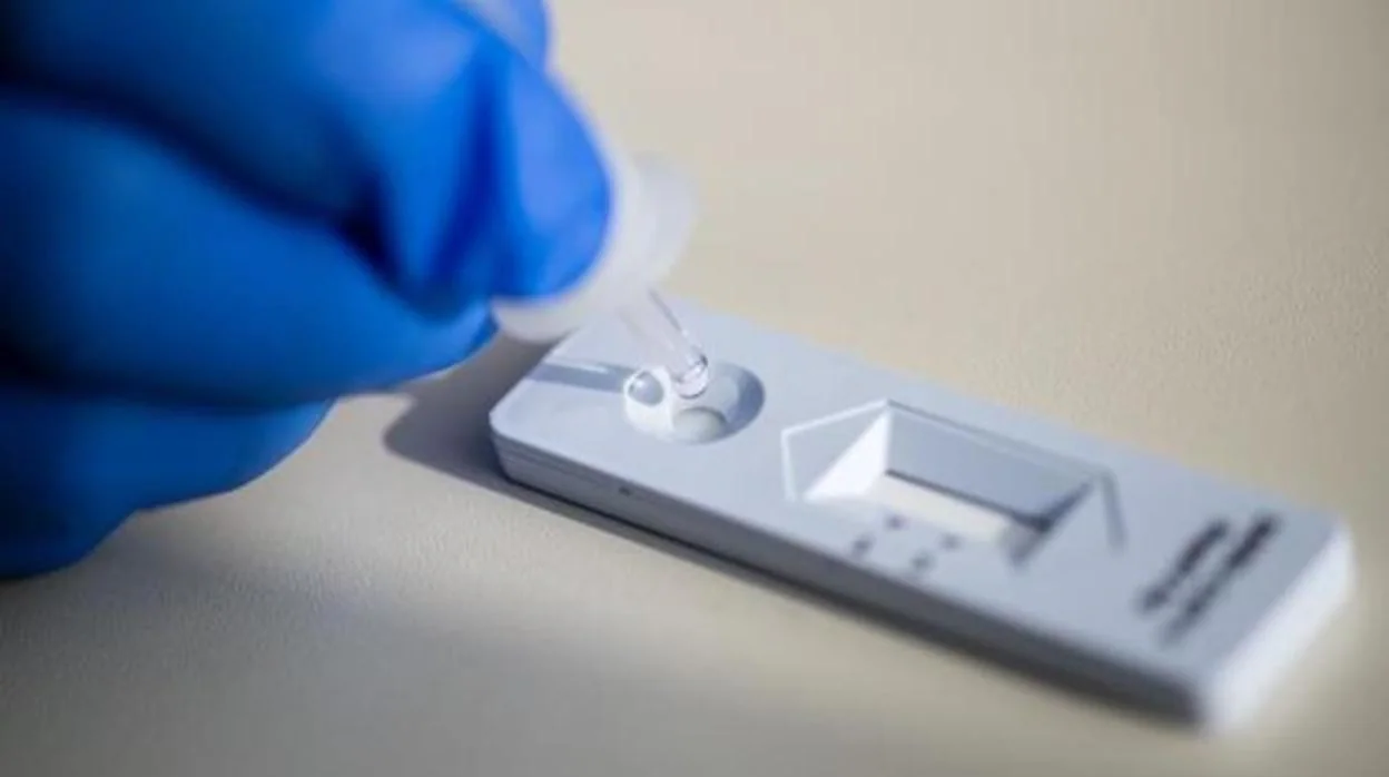 Aunque no tienen la misma sensibilidad que una prueba PCR, los test de antígenos disponibles en las farmacias tienen un alto grado de fiabilidad