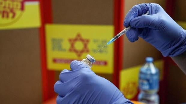 Israel asegura que la efectividad de la vacuna de Pfizer contra el contagio baja a un 39% con la variante delta