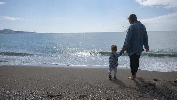 El TSJ del País Vasco anula la obligación de mascarilla en desplazamientos en playas si se guarda la distancia