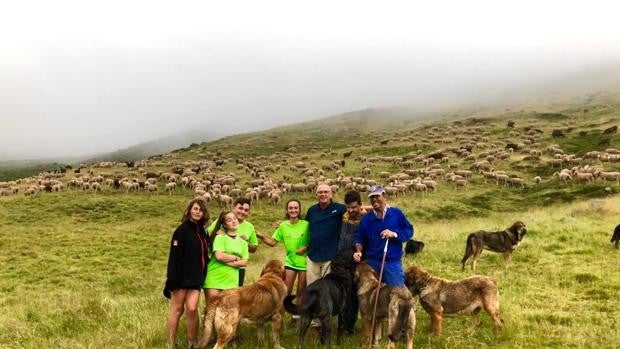 Entre lobos y mastines para poner a prueba la superación y proteger el medio ambiente