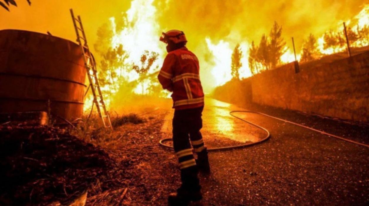 Las llamas se extienden por el sur de Portugal