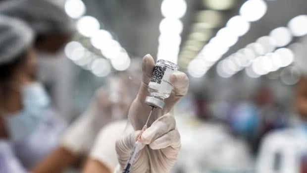 AstraZeneca presenta un tratamiento que reduce en un 77% el riesgo de desarrollar Covid-19 de forma sintomática