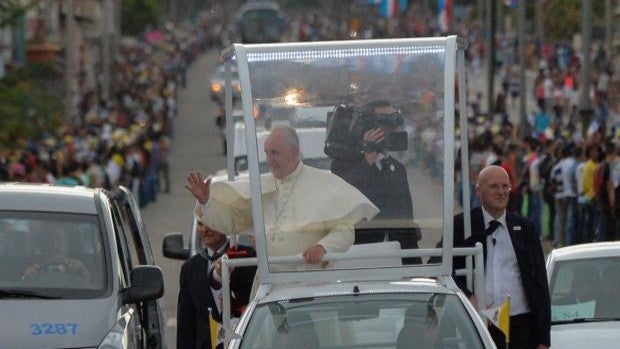 El Papa relata a COPE: «Un enfermero me salvó la vida»