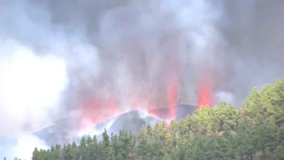 En vídeo: Los primeros momentos de erupción del volcán de Cumbre Vieja en La Palma