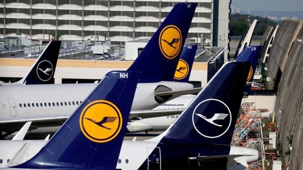 Lufthansa quiere obligar a su personal de vuelo a vacunarse