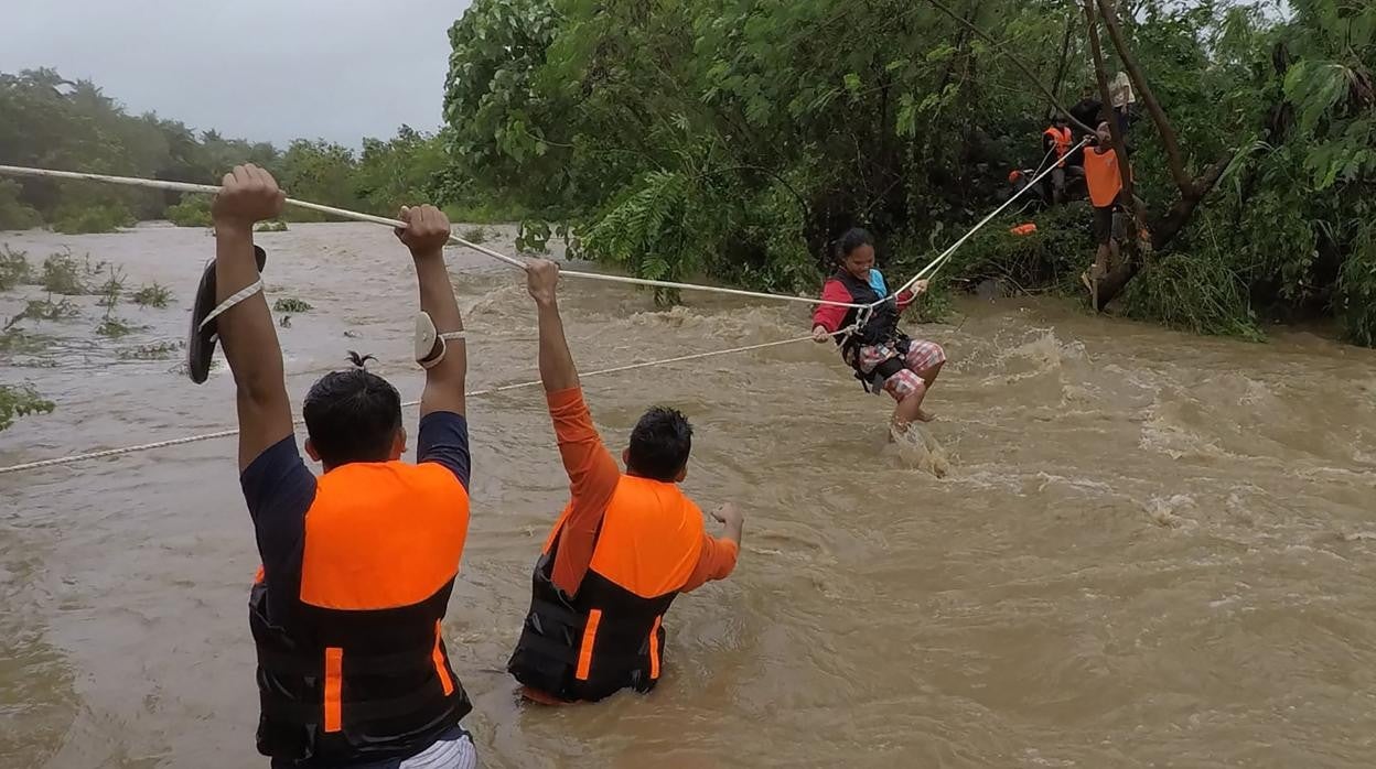 La tormenta tropical Kompasu deja al menos nueve muertos en Filipinas