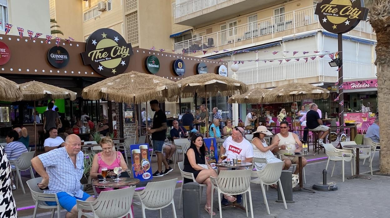 Terraza de un bar en Benidorm