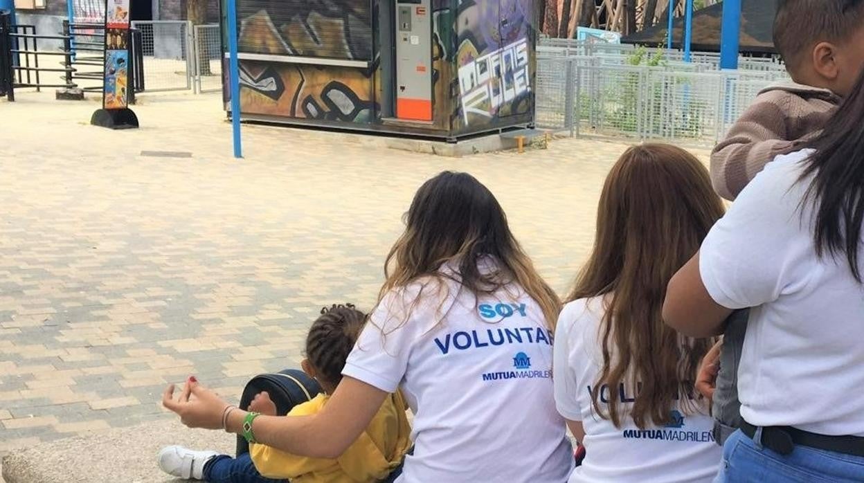 Un grupo de voluntarias universitarias