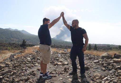 La lucha canaria le planta cara al volcán de Cumbre Vieja