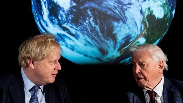 Boris Johnson, «preocupado» por el resultado de la Cumbre del Clima, atiza a Coca-Cola por contaminante