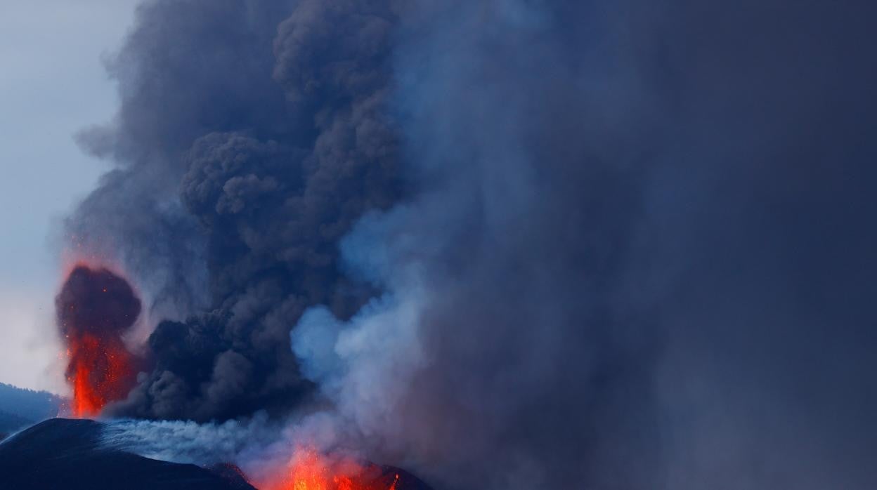 El volcán de La Palma sigue en erupción