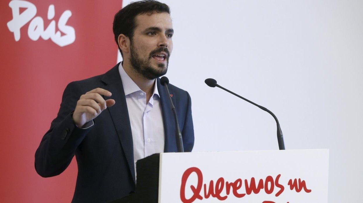 Garzón rebate las críticas de Ayuso por acometer la publicidad de chuches: «Ella les atiborró a pizzas»