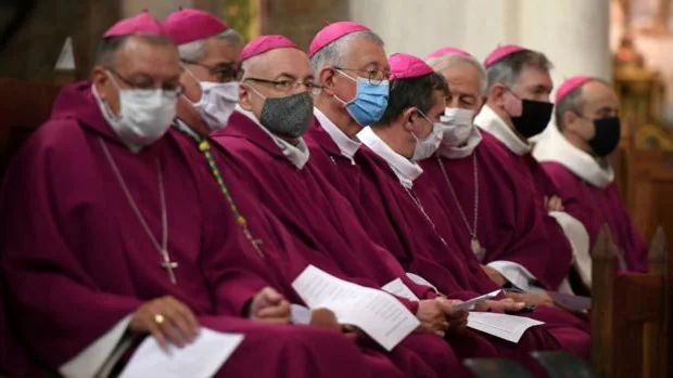 Los obispos franceses escuchan a víctimas de pederastia en una cumbre en Lourdes