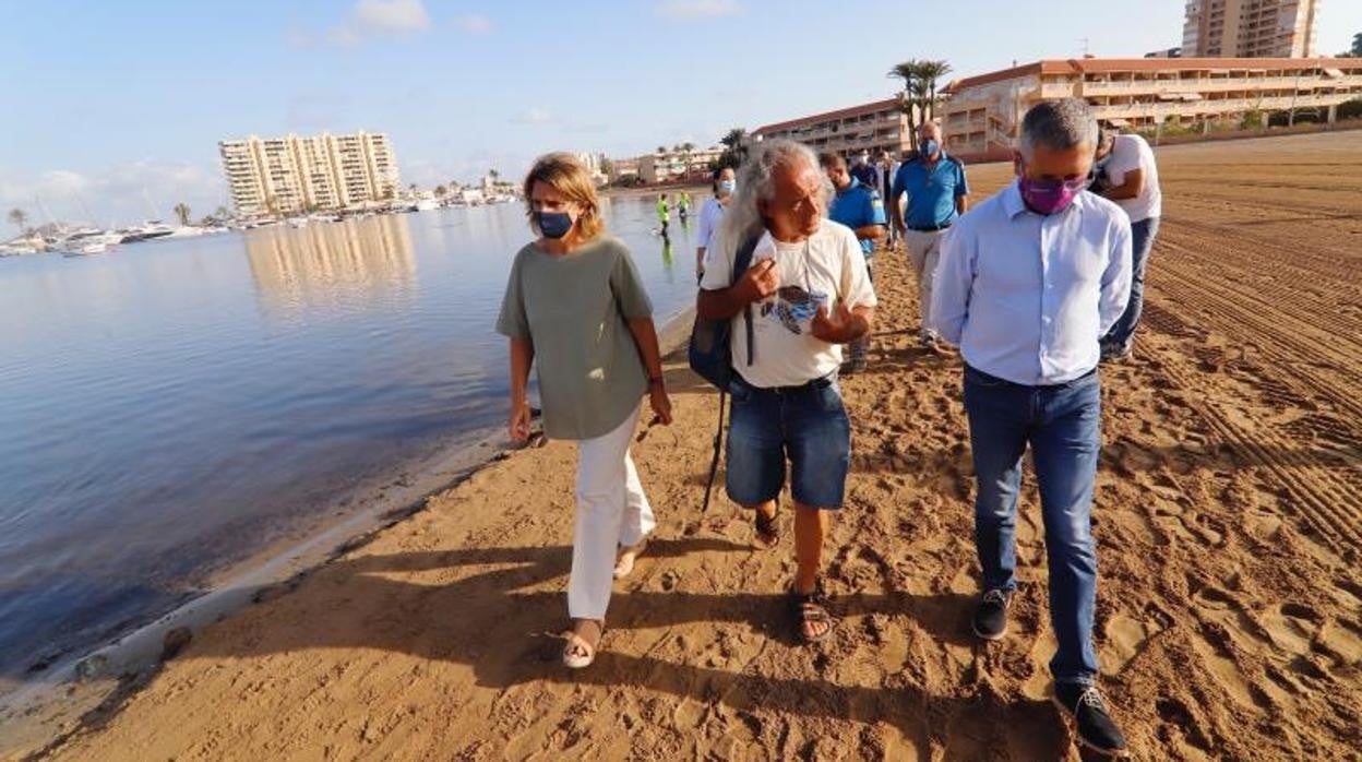 Foto de archivo de la vicepresidenta tercera del Gobierno y ministra para la Transición Ecológica y el Reto Demográfico, Teresa Ribera, en el mar Menor