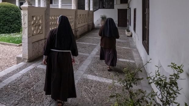 Un periodista del Vaticano levanta 'el velo del silencio' sobre los abusos de conciencia a religiosas