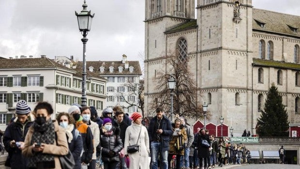 Suiza aprueba con gran participación el pasaporte Covid en medio de fuertes tensiones