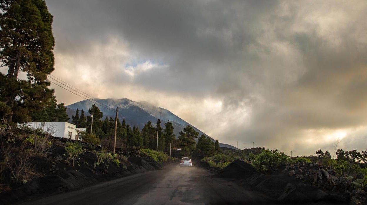 Vista del volcán de Cumbre Vieja desde Tacande