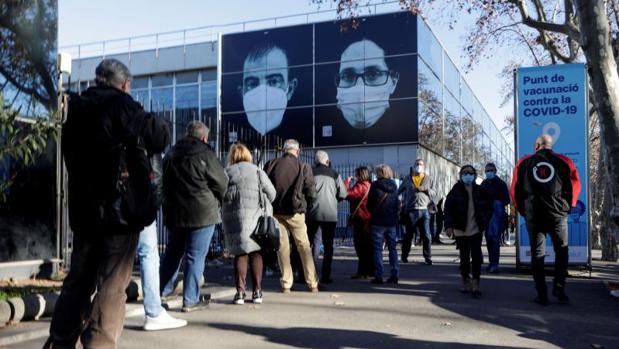 España afronta la sexta ola: «Todos esperamos que sea bestial pero corta»