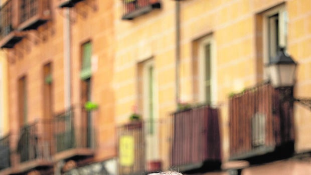 pepe domingo castaño dona la recaudación de la venta de sus memorias a Aesleme y Caritas