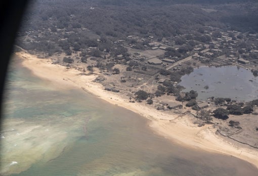 Fotos filtradas muestran la devastación del tsunami y volcán en Tonga