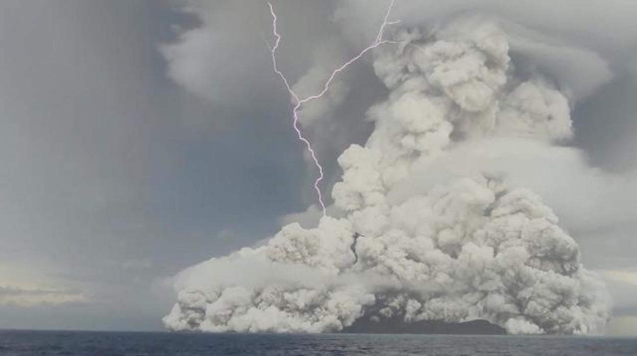 Erupción del volcán Hunga Tonga